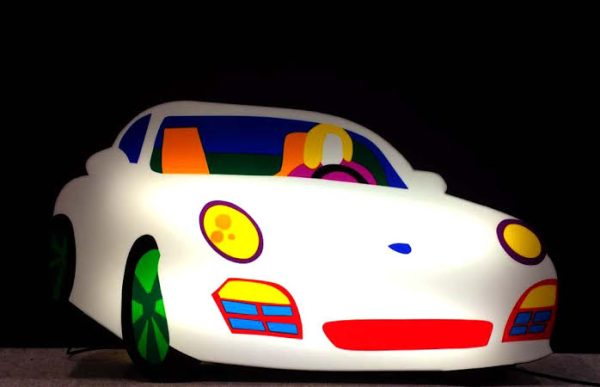 Porsche bianca (scultura luminosa)